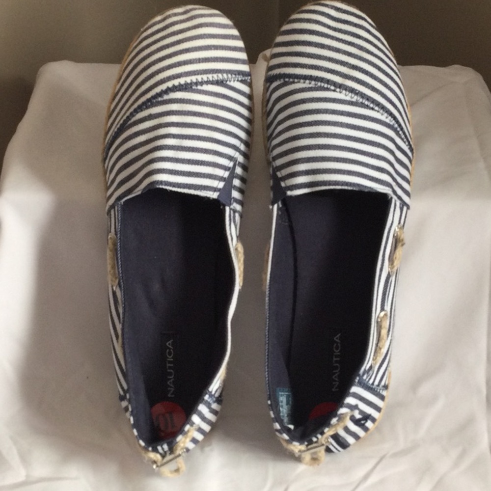 NEW Womens sz 10 Nautica shoes